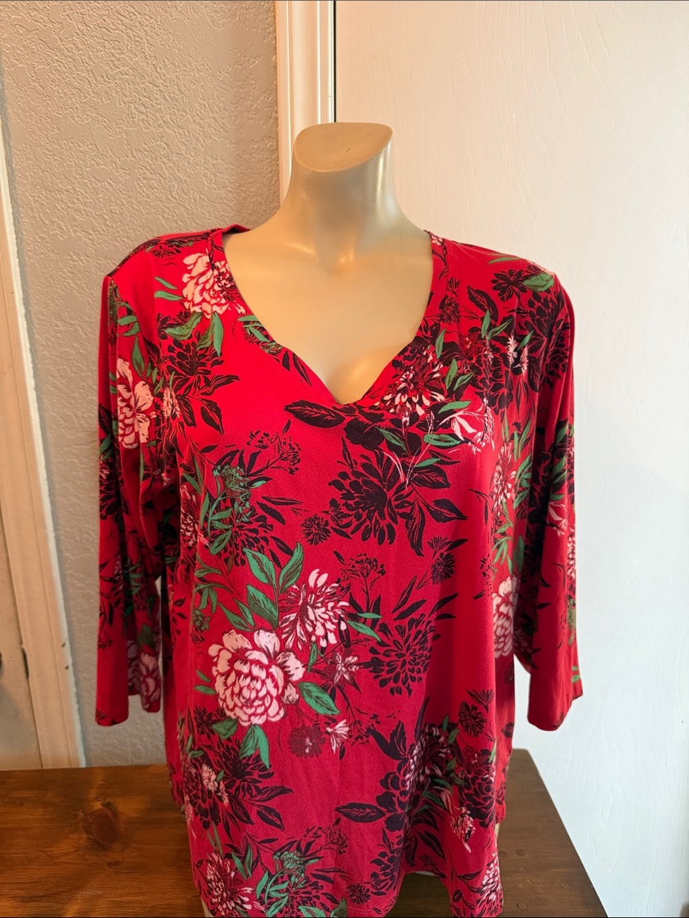 The Pioneer Woman Red Floral V-Neck Tunic Top